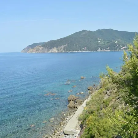 Studio Fur 2 Personen Ca 20 M In Moneglia, Italienische Riviera Italienische Westkuste Rapallo